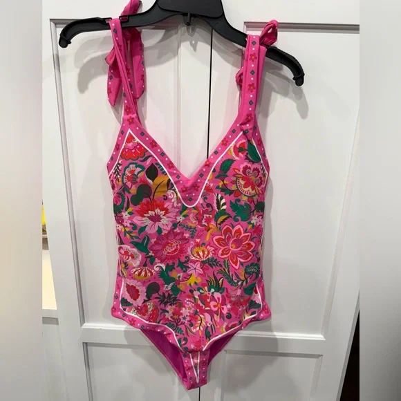 Beach Riot NEW Akira Floral One-Piece Pink Swimsuit sz M